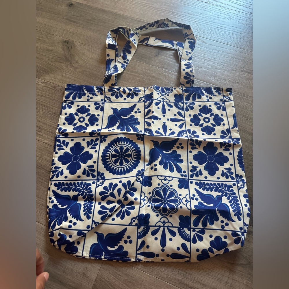 NWOT Talavera style tote bag